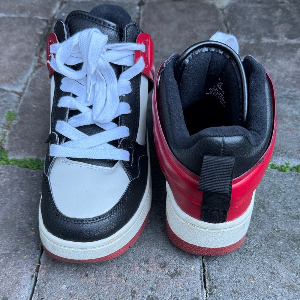 Stylish High-Top Sneakers - Black, White, and Red, size 5.5